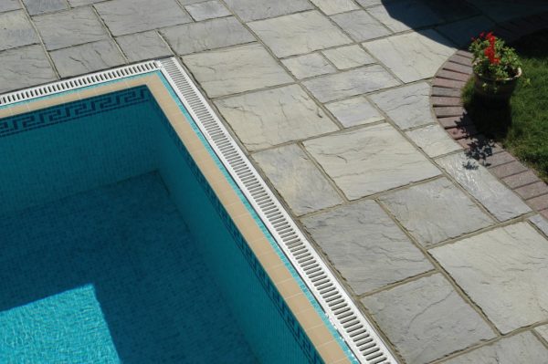 Flagstone weathered old york pool display
