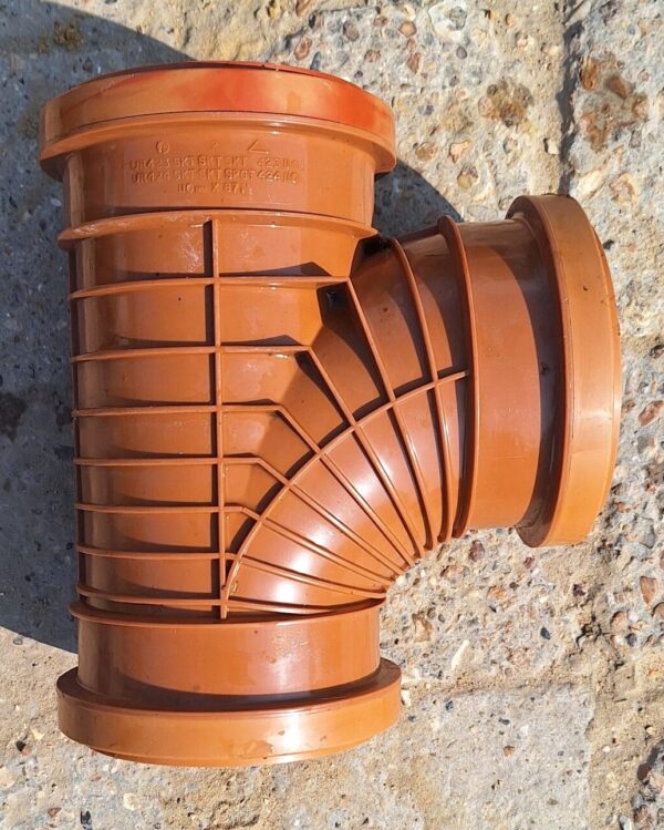 110mm Underground Equal Junction 90° Triple Socket